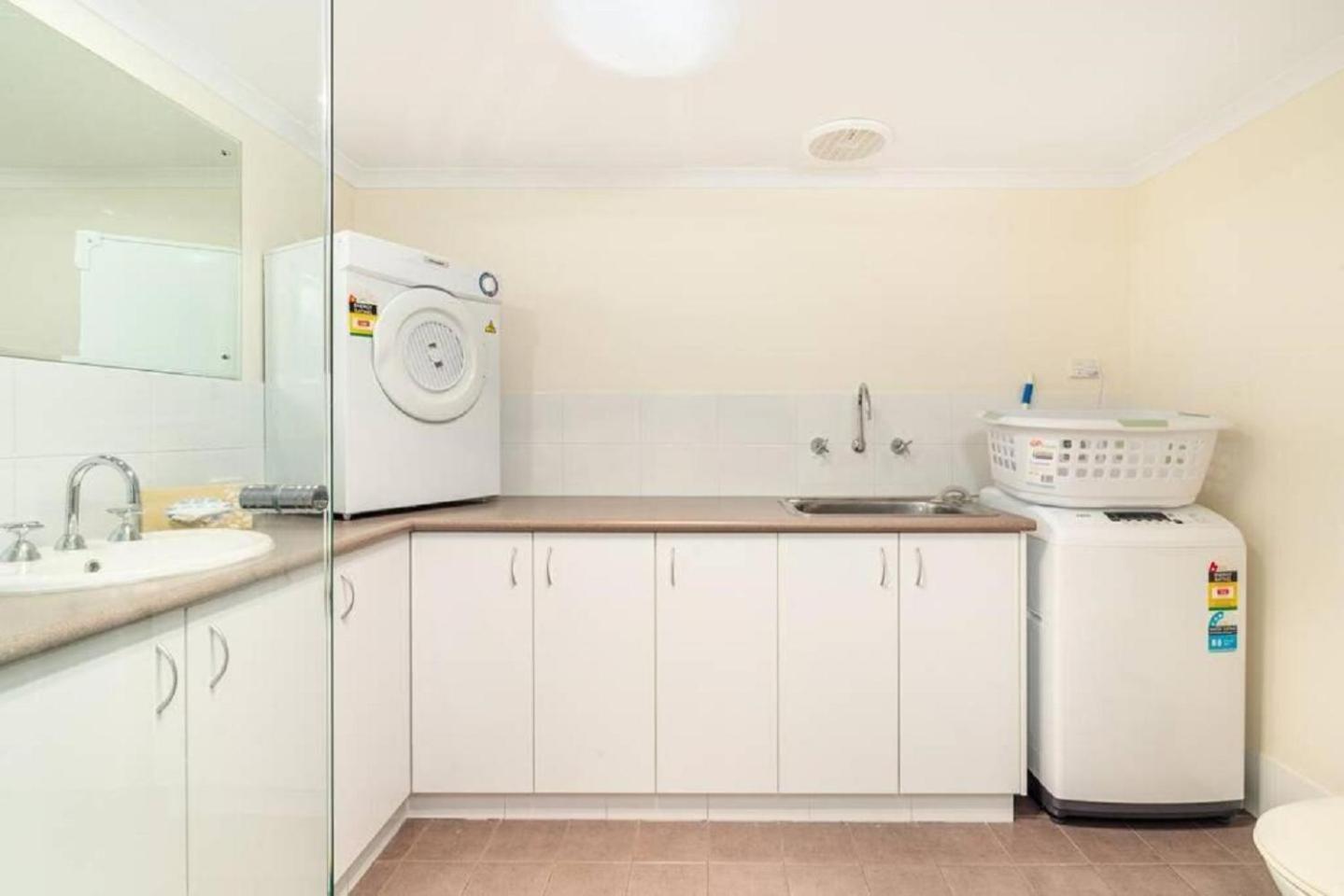 Maggies Beach House - Unit 56 At Cape View Resort Басселтон Экстерьер фото